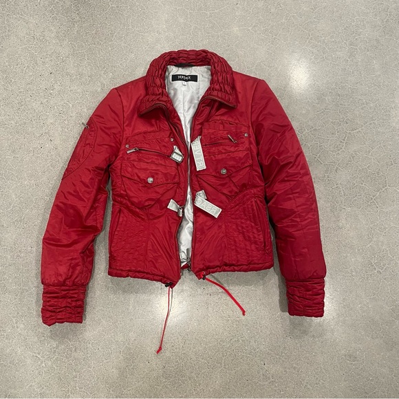 Red Versace sport ski jacket. - Picture 4 of 8